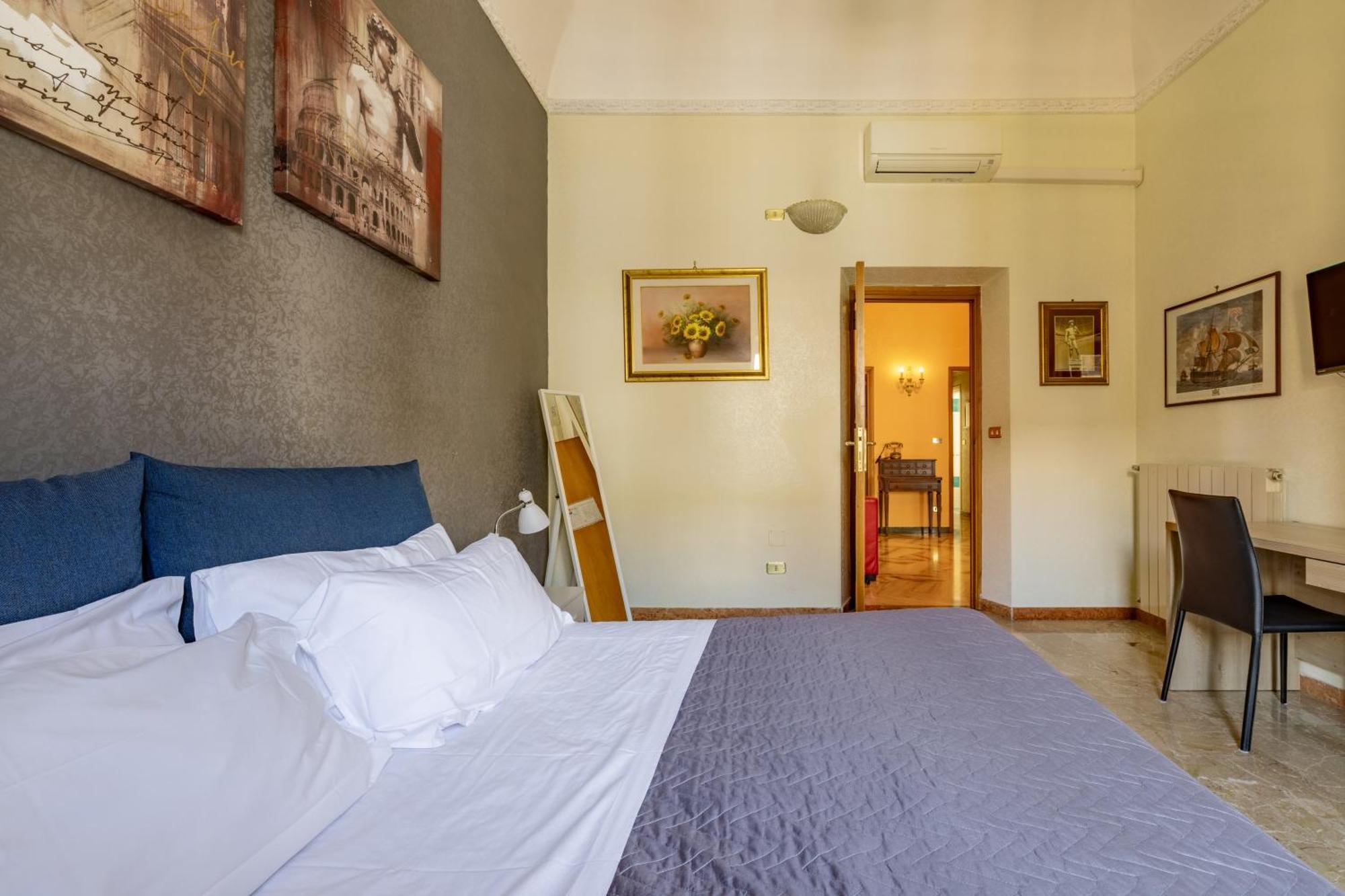 Apartment House Montebello Rom